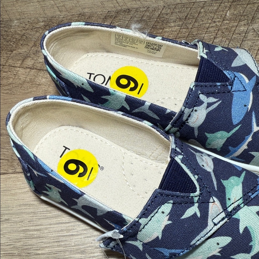 TOMS Belmont Shark Shoes Velcro - Picture 6 of 8